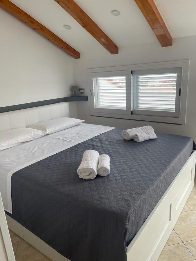 Garibaldi Suites & *